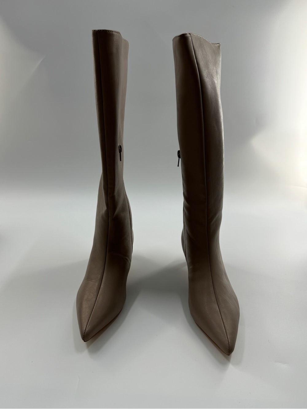 PrettyLittleThing Mushroom Point Toe Knee High Boots – Women’s US 7 NIB - Picture 2 of 9